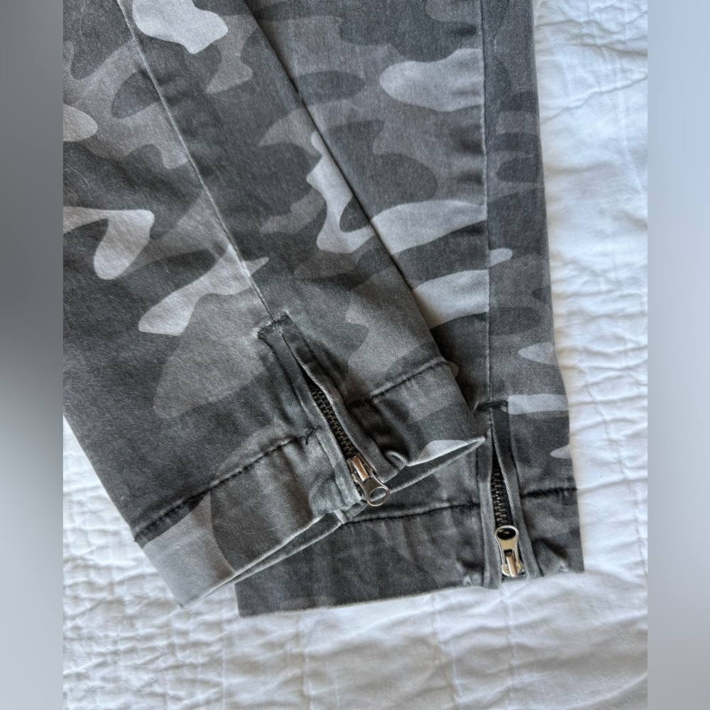 Kut from the Kloth Reese Ankle Zip Camo Jeans Women’s Size 6 Stretch Denim - Picture 4 of 8